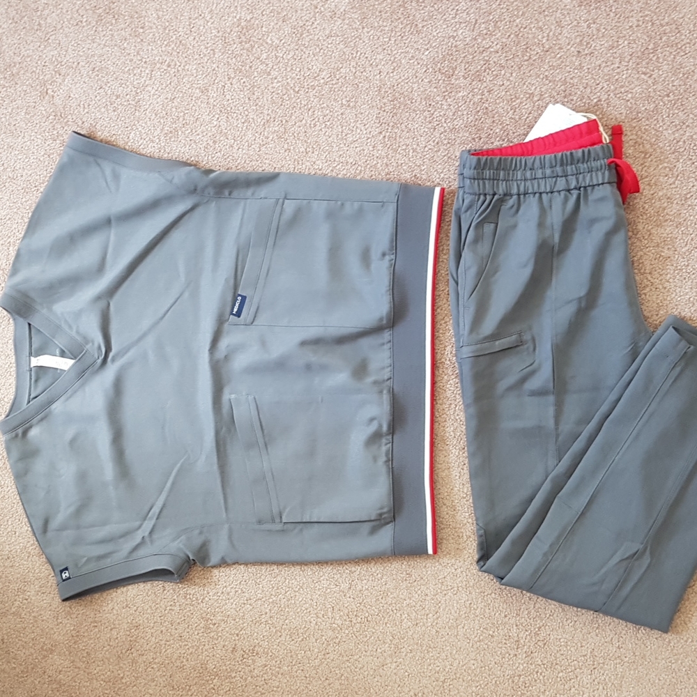 Mediclo small grey scrub set